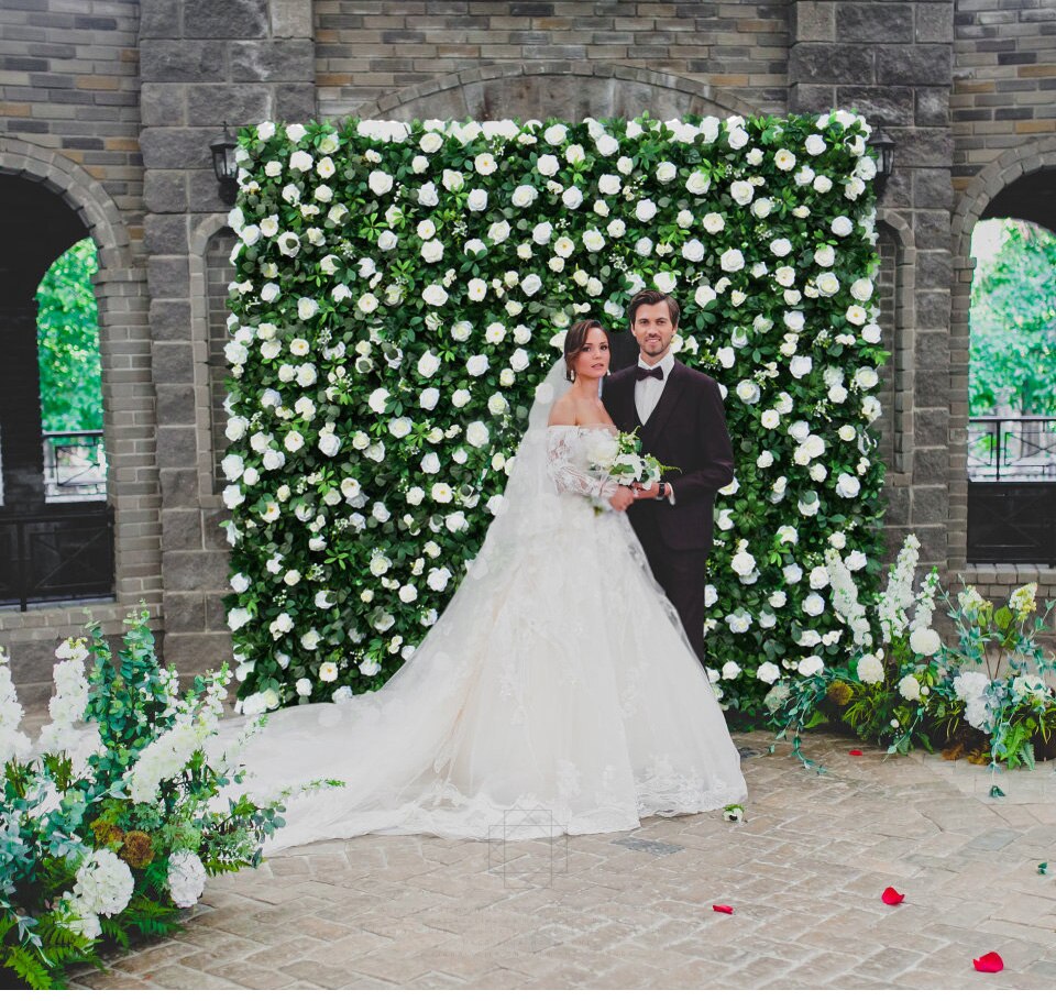 Rental costs for wedding arches vary based on location.