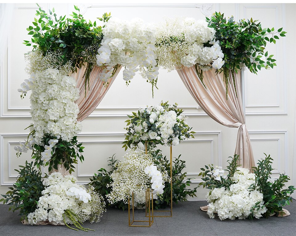 flower arrangement in wedding